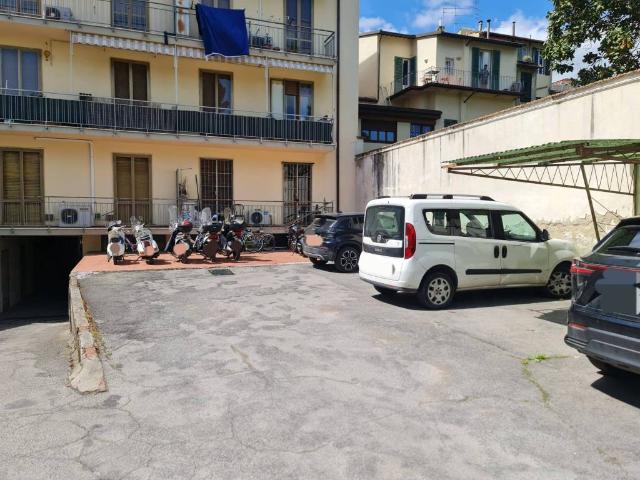 Box in affitto a Quartiere 2, Firenze