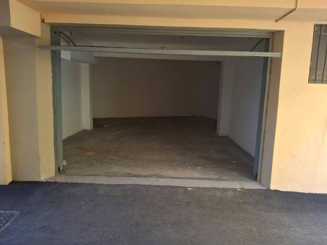 Box in affitto a San Iacopino, Firenze