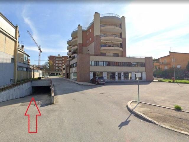 Box in affitto a Frosinone, Lazio