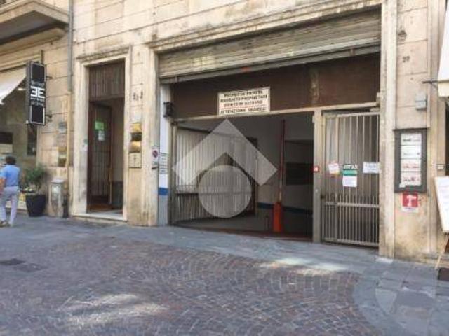 Box in affitto a Centro Est, Serra Riccò