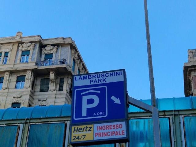 Box in affitto a Foce, Genova