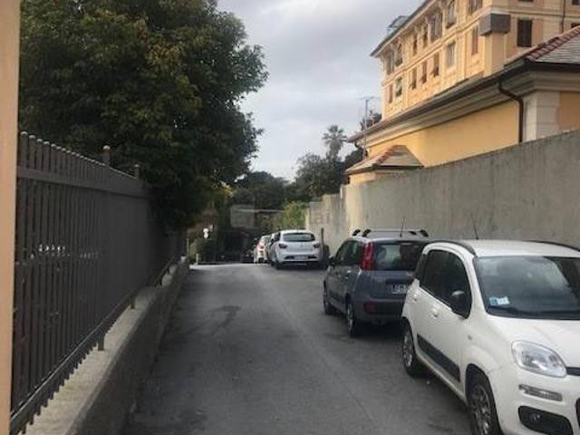 Box in affitto a Medio Levante, Serra Riccò
