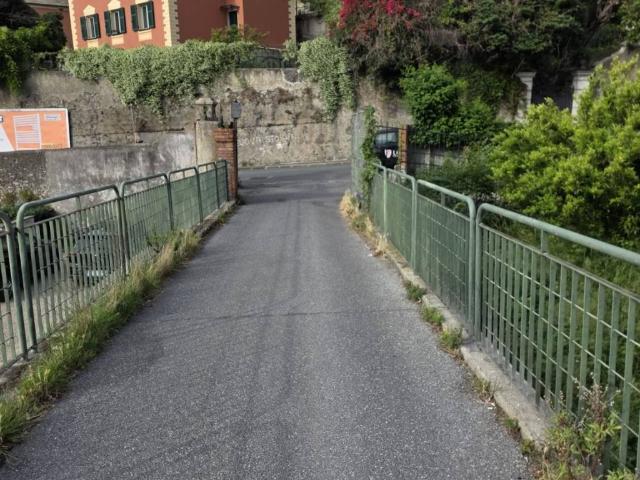 Box in affitto a Levante, Serra Riccò