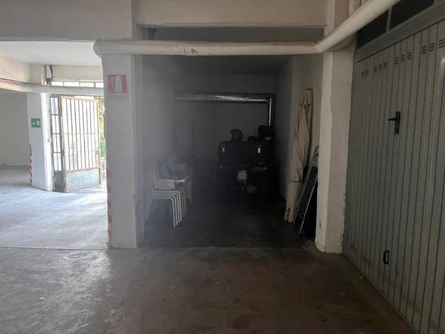 Box in affitto a Centro Est, Serra Riccò