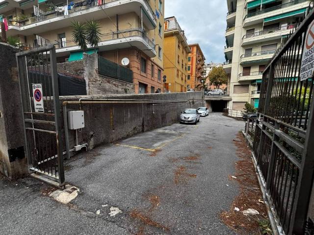 Box in affitto a Sestri Ponente, Genova