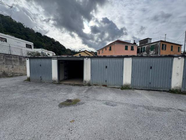 Box in affitto a San Quirico, Genova