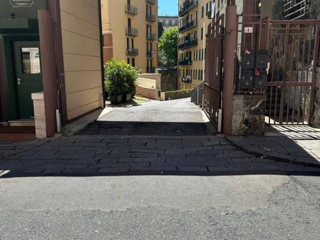 Box in affitto a Carignano, Genova