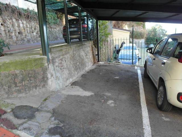 Box in affitto a Foce, Genova