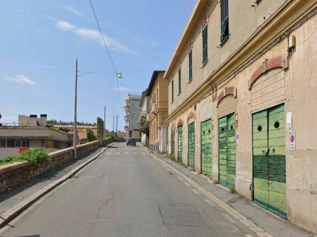 Box in affitto a San Vincenzo, Genova