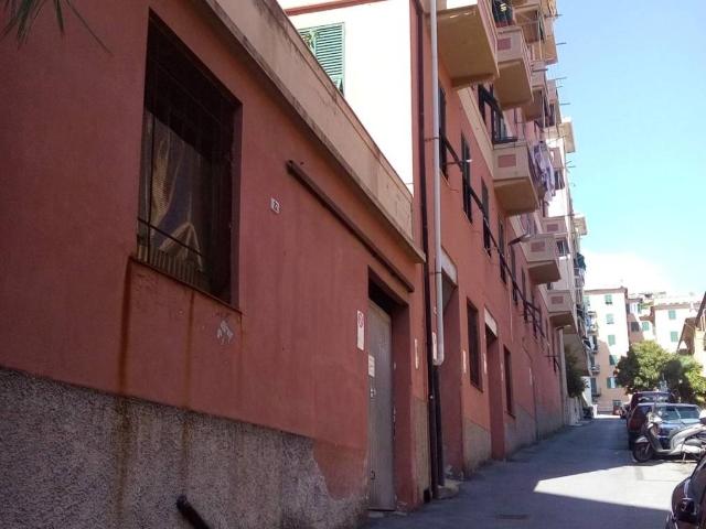 Box in affitto a San Fruttuoso, Genova