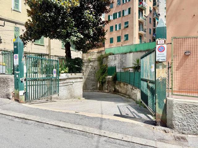 Box in affitto a Centro Ovest, Serra Riccò