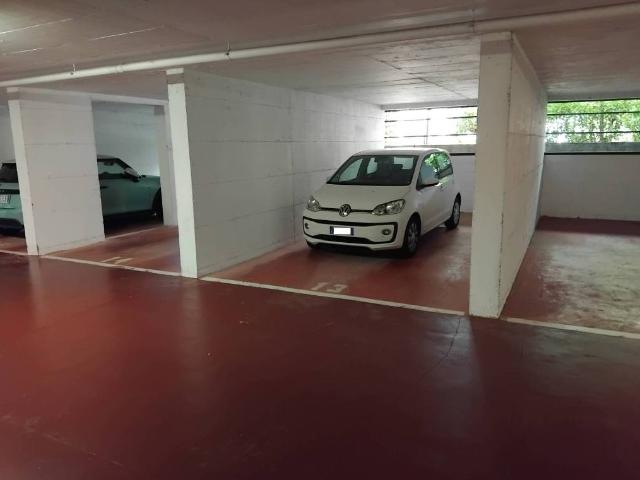 Box in affitto a Medio Levante, Serra Riccò