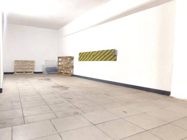 Box in vendita a Centro Est, Serra Riccò