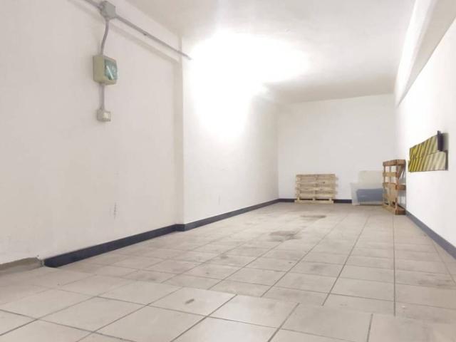Box in vendita a Centro Est, Serra Riccò