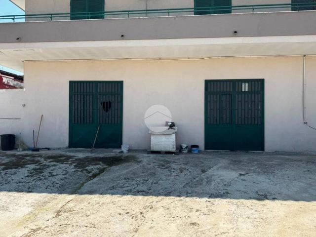 Box in affitto a Canosa, Giugliano In Campania