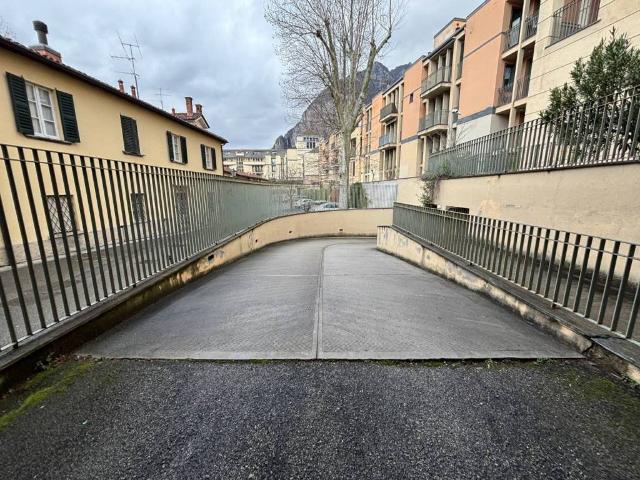 Box in affitto a Castello, Lecco