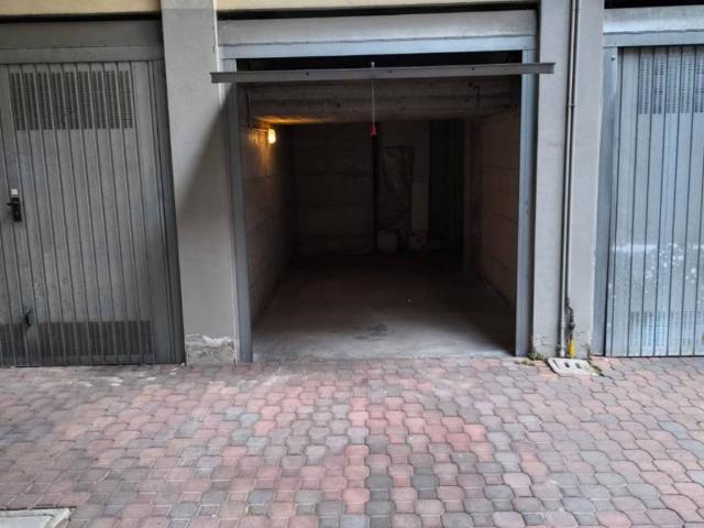 Box in affitto a Centro storico, Lissone