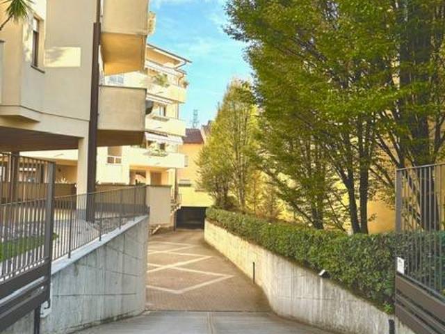 Box in affitto a Lissone, Lombardia