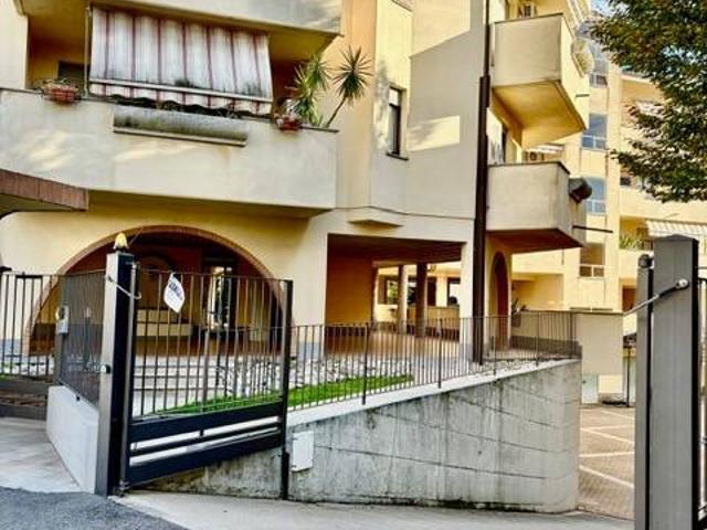 Box in affitto a Lissone, Lombardia