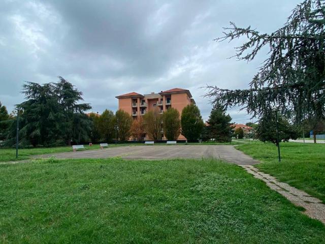 Box in affitto a Magenta, Lombardia