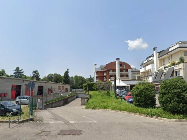 Box in affitto a Mariano Comense, Lombardia