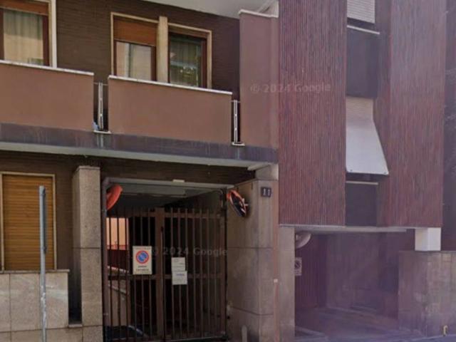 Box in affitto a Municipio 7, Milano