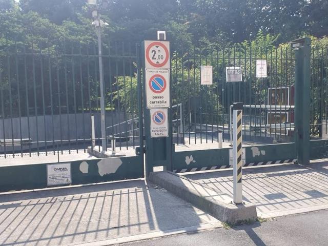 Box in affitto a Ticinese, Milano