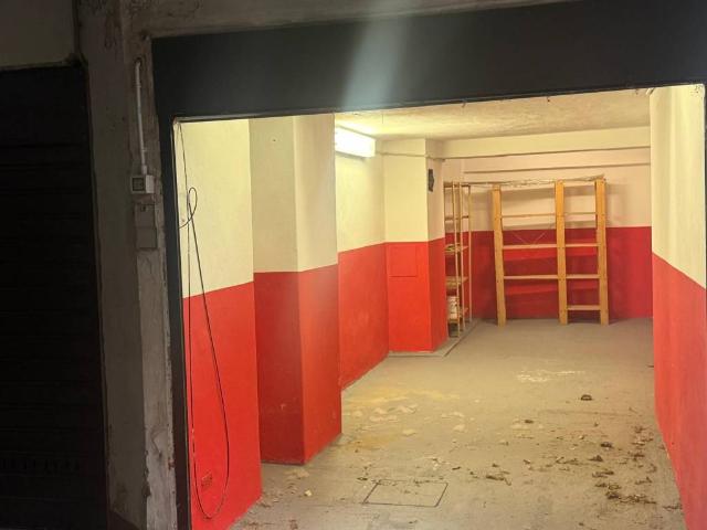 Box in affitto a Vigentina, Milano