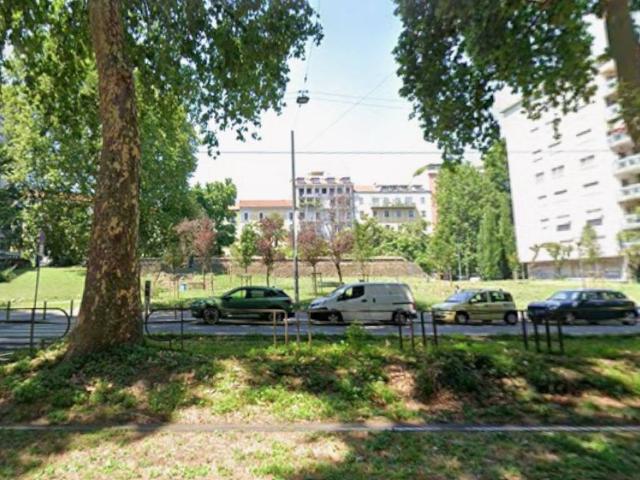 Box in affitto a Municipio 4, Milano
