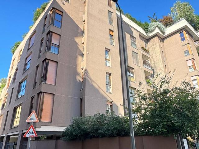 Box in affitto a Centro storico, Milano