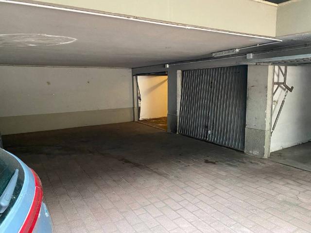 Box in affitto a Municipio 6, Milano