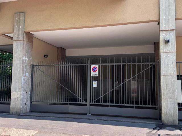Box in affitto a Municipio 8 di Milano, Milano