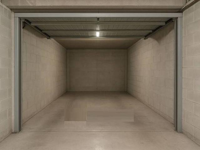Box in affitto a Municipio 9, Milano