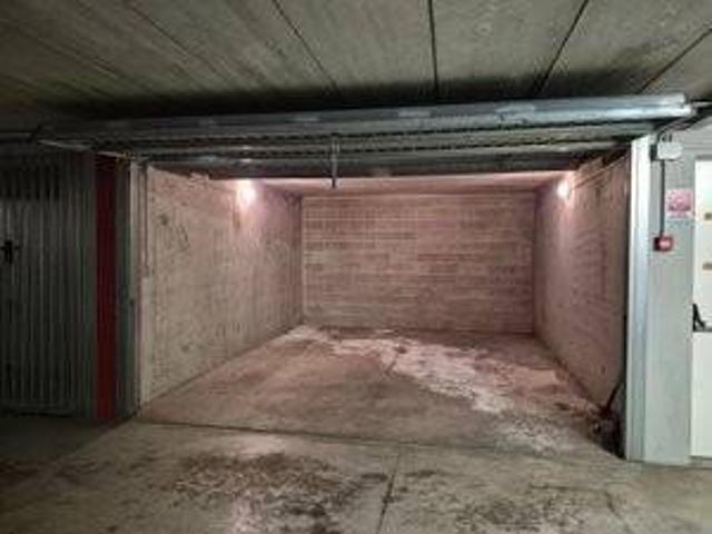 Box in affitto a Selinunte, Milano