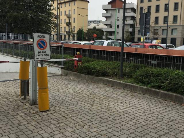 Box in affitto a Municipio 9, Milano