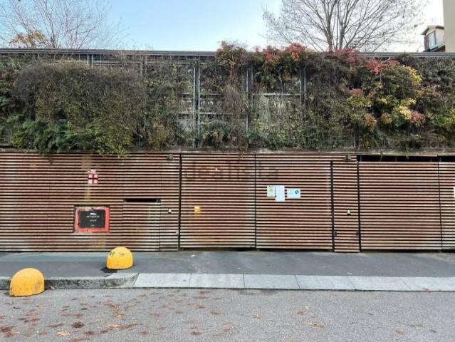 Box in affitto a Municipio 9, Milano