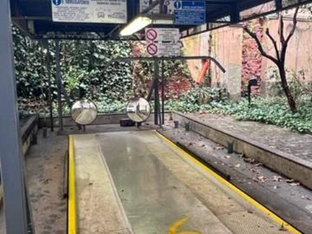 Box in affitto a Duomo, Milano