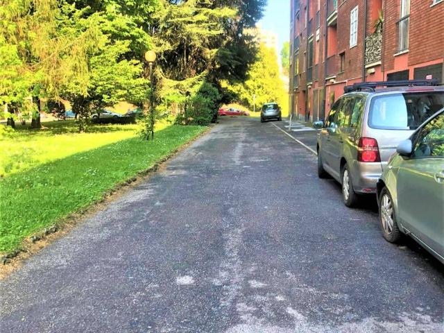 Box in affitto a Stadera, Milano