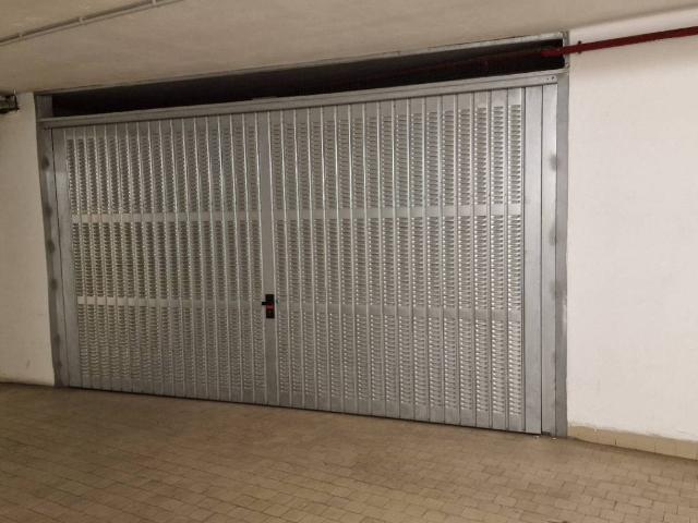 Box in affitto a Municipio 1, Milano