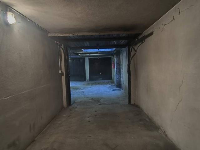 Box in affitto a Borgo Ortolani, Milano