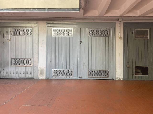 Box in affitto a Municipio 6, Milano