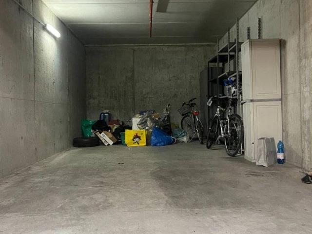 Box in affitto a Municipio 4, Milano