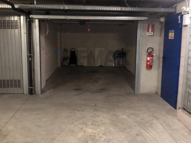 Box in affitto a Brera, Milano