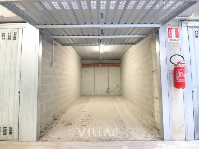 Box in affitto a Municipio 2, Milano