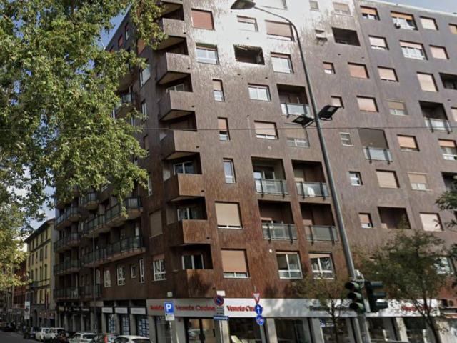 Box in affitto a Ticinese, Milano
