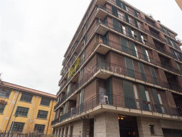 Box in affitto a Crocetta, Milano