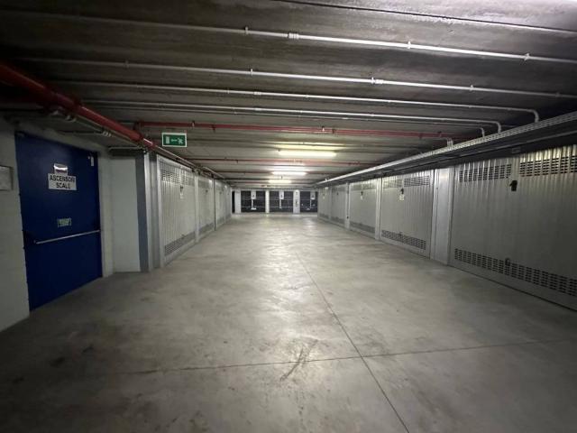 Box in affitto a Brera, Milano