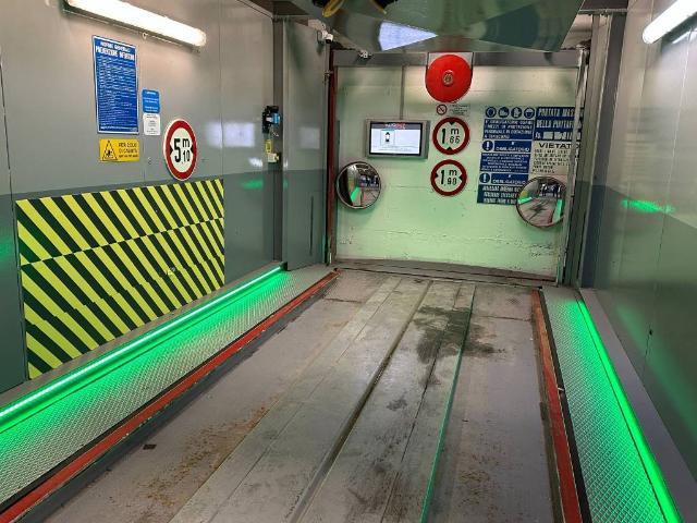 Box in affitto a Brera, Milano