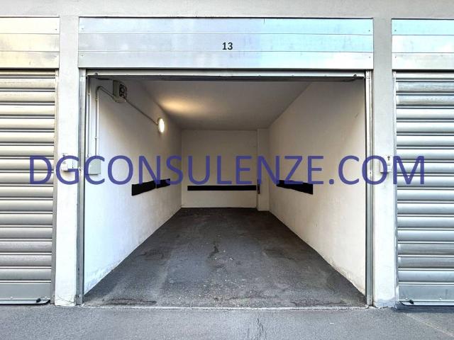 Box in affitto a Municipio 4, Milano