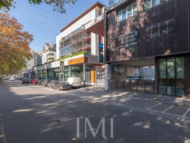 Box in affitto a Municipio 6, Milano